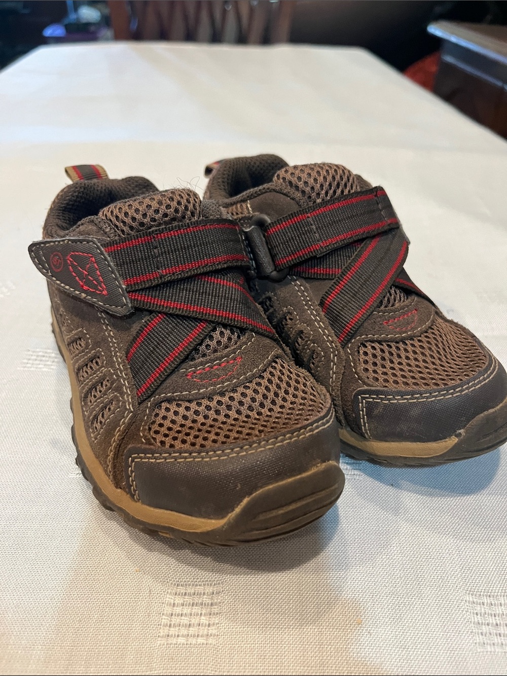 Stride Rite Osmond Sneaker size 9W Kids